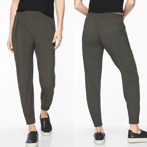 Athleta Cosmic Jogger Size XL Arbor Olive
